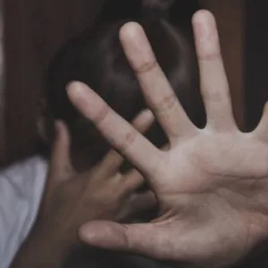 Homem é preso por agredir e ameaçar companheira em Bom Retiro | Imagem ilustrativa