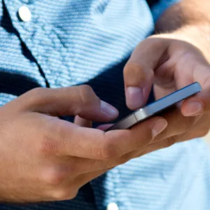 Homem perde R$ 11 mil após trocar nudes e cair em golpe em SC