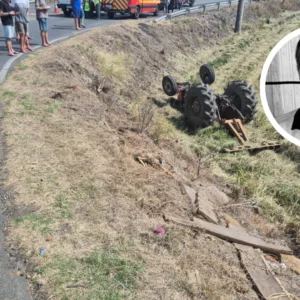 Identificado homem que morreu após trator capotar em SC