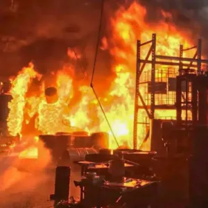 Incêndio atinge distribuidora de tintas em Diadema