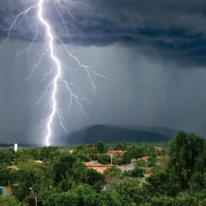Inmet mantém alerta de perigo para temporais em todo o país