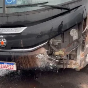 'Livramento' diz Latino após equipe se envolver em acidente de ônibus