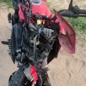 Motociclista morre após carro cruzar pista na SC-100