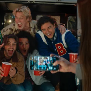 'Off Campus' ganha data de estreia e teaser