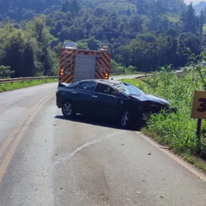 Óleo na pista provoca acidente com vítima grave na SC-155 | Foto: Divulgação