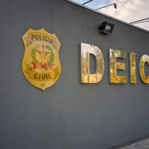 PC investiga ameaça à filha de delegado Ulisses Gabriel em SC