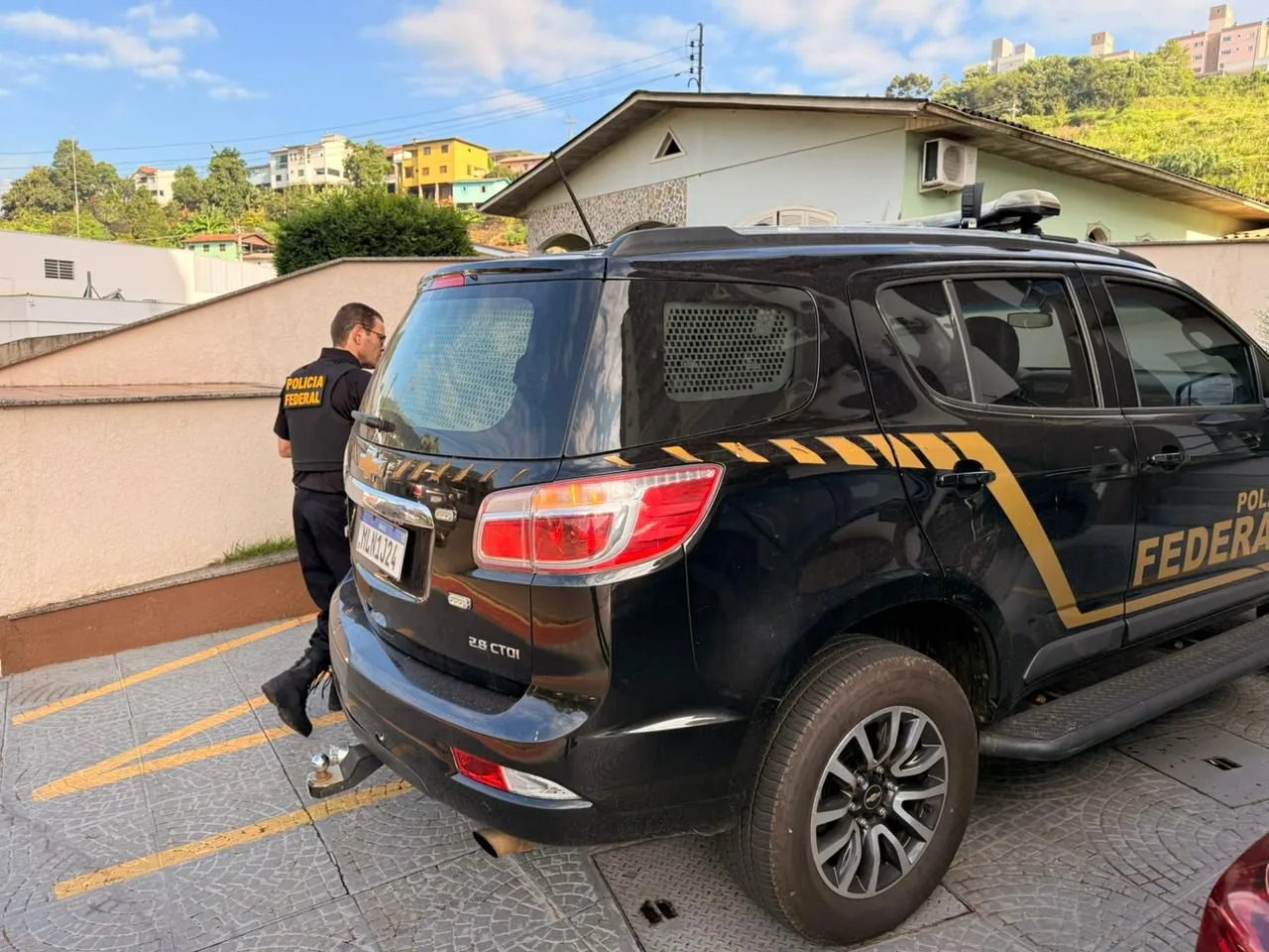 PF desarticula tráfico internaciona de drogas e medicamentos em SC (2)
