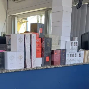 PRF apreende perfumes de luxo na BR-101 em SC | Foto: divulgação/ PRF 
