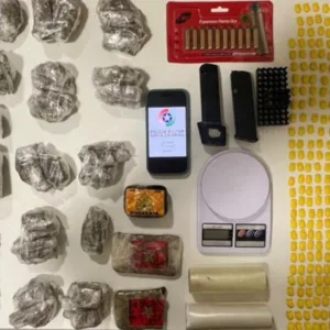 Polícia Militar apreende drogas e munições em Florianópolis