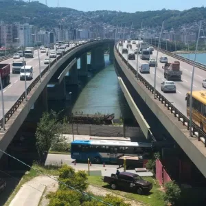 Ponte Colombo Salles tem fios furtados em Florianópolis