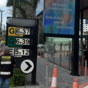 Preço da gasolina varia até R$ 0,52 entre postos em Florianópolis | Foto:  Divulgação PMF