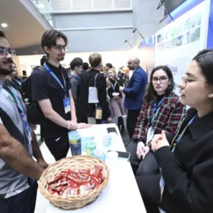 Procurando emprego IELSC oferece mais de 200 vagas abertas