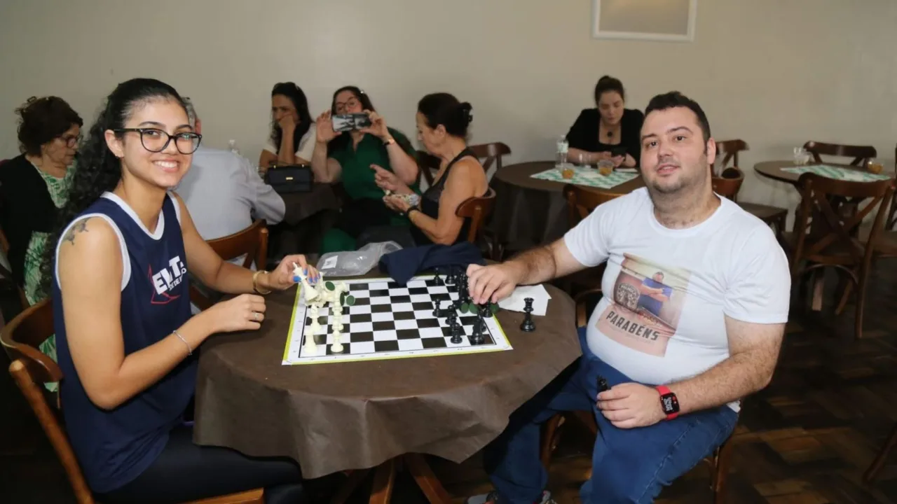 Projeto de xadrez cresce e reúne jovens em Palhoça