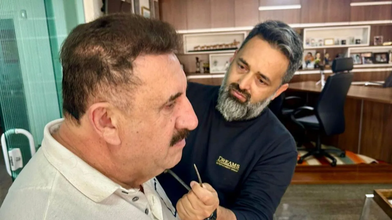 Ratinho ganha estátua realista em museu de cera no Paraná