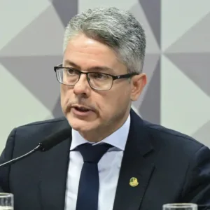 Relator da CPI prevê delação do banqueiro Vorcaro