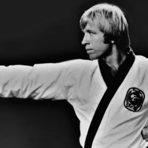 Relembre os filmes que marcaram a carreira de Chuck Norris | Foto: Reprodução/Redes Sociais