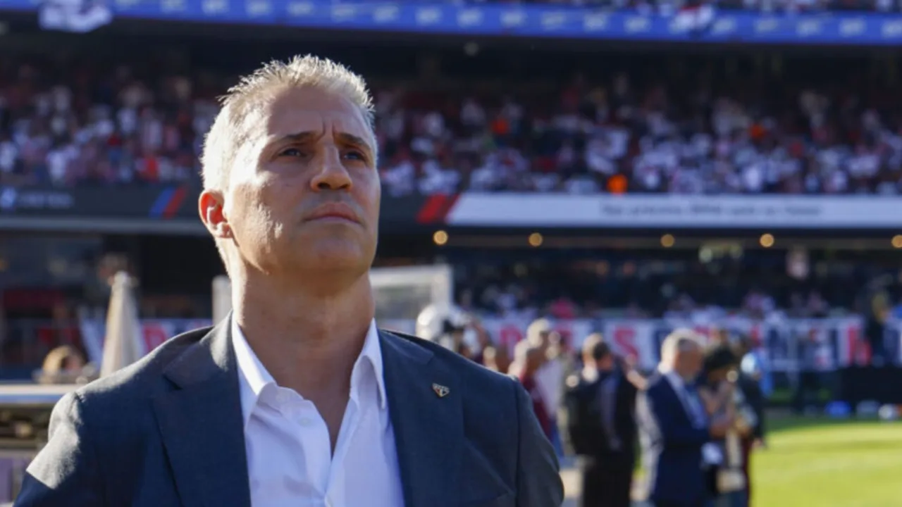 São Paulo anuncia demissão do técnico Hernán Crespo