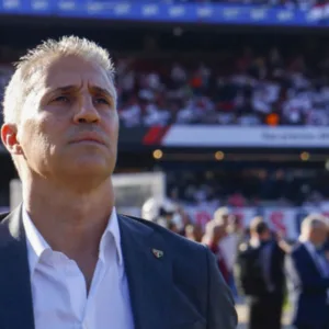 São Paulo anuncia demissão do técnico Hernán Crespo