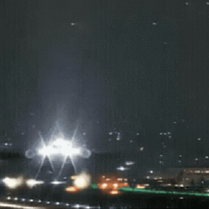 Turbina de avião pega fogo e explode na decolagem em Guarulhos  | Foto: Reprodução/Redes Sociais