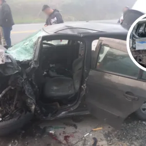 Ultrapassagem proibida causa acidente com cinco veículos em SC (1)