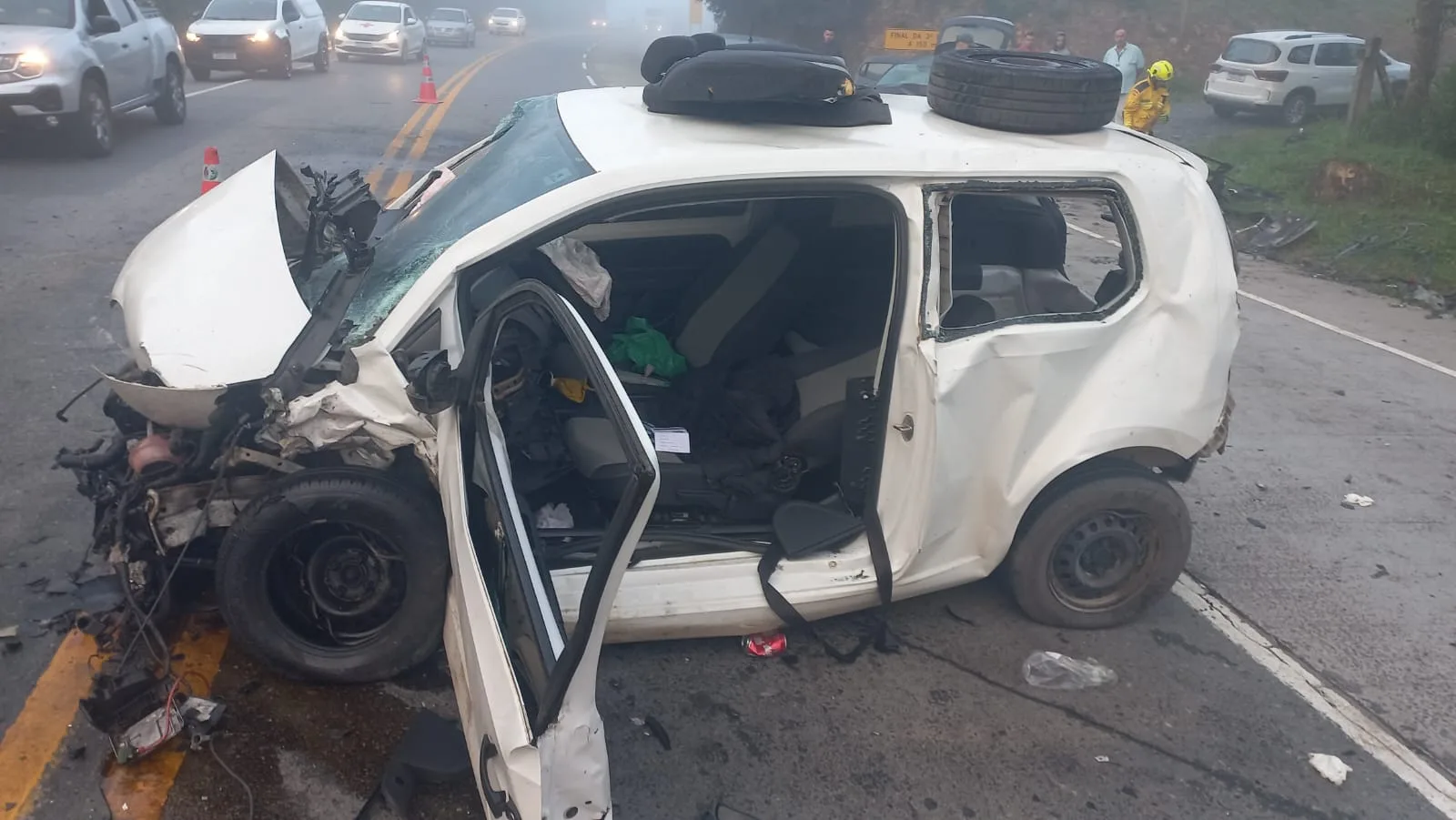 Ultrapassagem proibida causa acidente com cinco veículos em SC (1)