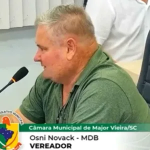 Vereador de SC defende morte de cães de rua 'fazer um servicinho'