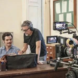 Wagner Moura e Kleber Mendonça Filho, durante gravações de O Agente Secreto | Foto: Victor Jucá/Divulgação