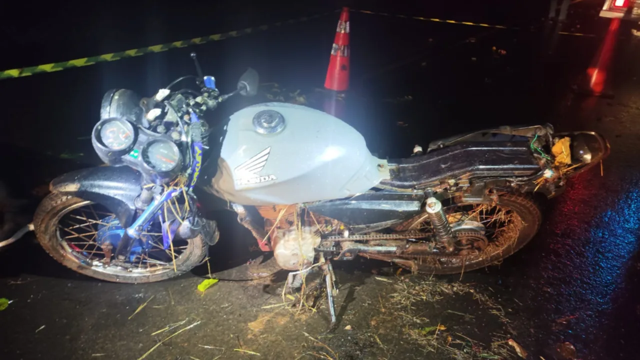 Acidente de moto deixa um morto e outro ferido em rodovia de SC