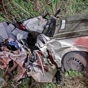 Acidente entre caminhão e carro deixa dois mortos no Oeste de SC