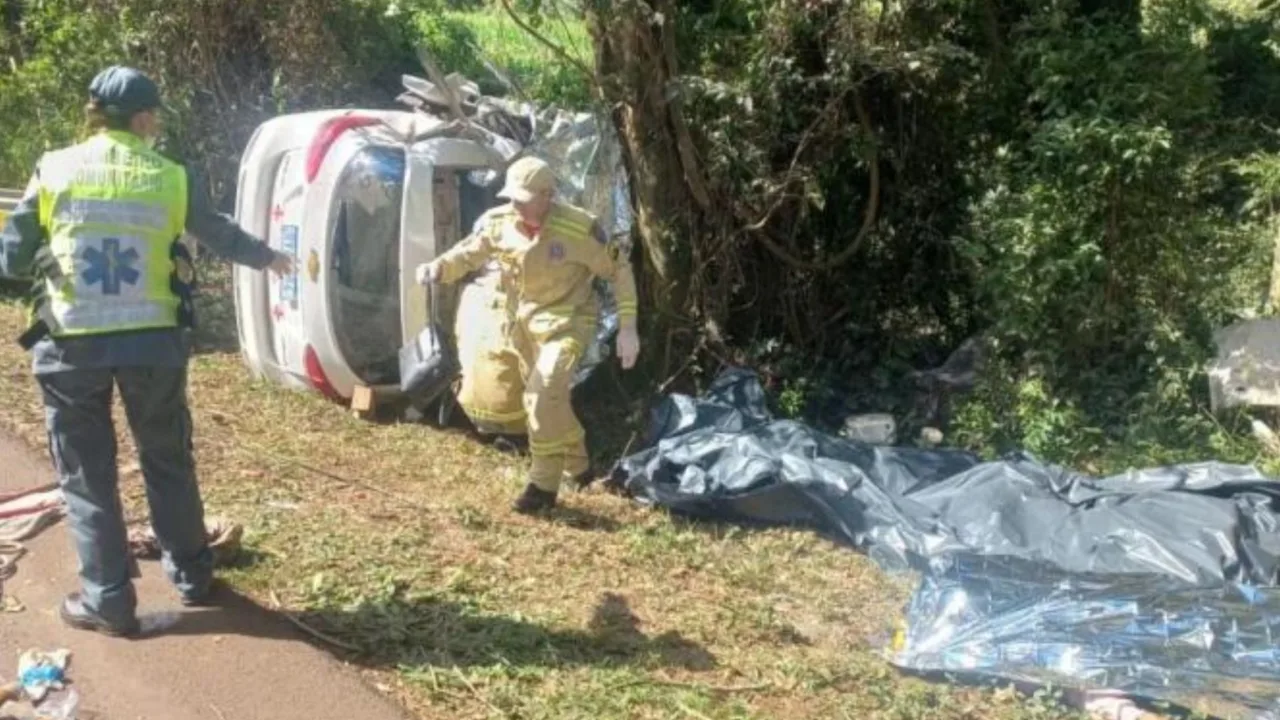 Acidente envolvendo veículo de Prefeitura de SC deixa quatro mortos na PR-158