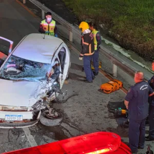 Acidente na BR-282 deixa quatro feridos e motorista preso às ferragens