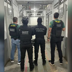 Advogado é investigado por levar smartwatches a presos em Joinville