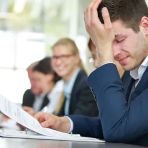 Ansiedade e burnout dão direito a pensão vitalícia? Entenda