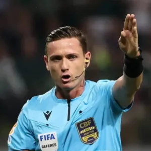 Árbitro de SC é chamado para a Copa do Mundo.| Foto: Divulgação CBF / Reprodução