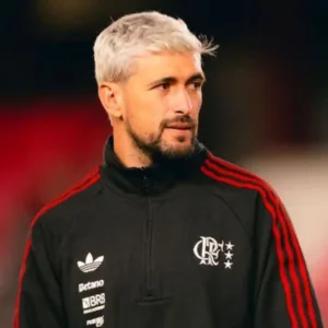 Arrascaeta sofre fratura e vira preocupação no Flamengo.| Foto: Divulgação SBT Sports / Reprodução