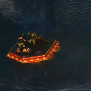 Astronautas da Artemis II voltam à Terra após missão ao redor da Lua