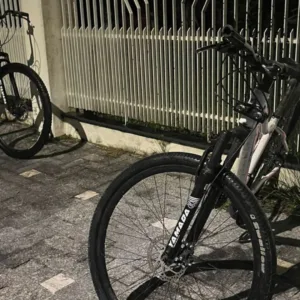 Bandidos chegam de bicicleta, invadem casa e amarram família durante roubo em SC | Foto: Divulgação/PMSC 