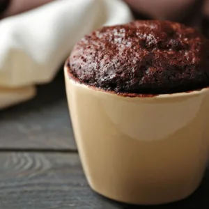 Bolo de caneca fit opção rápida e fácil para o café da manhã