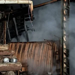 Bombeiros combatem incêndio em madeireira em Bom Retiro | Foto: 5º BBM