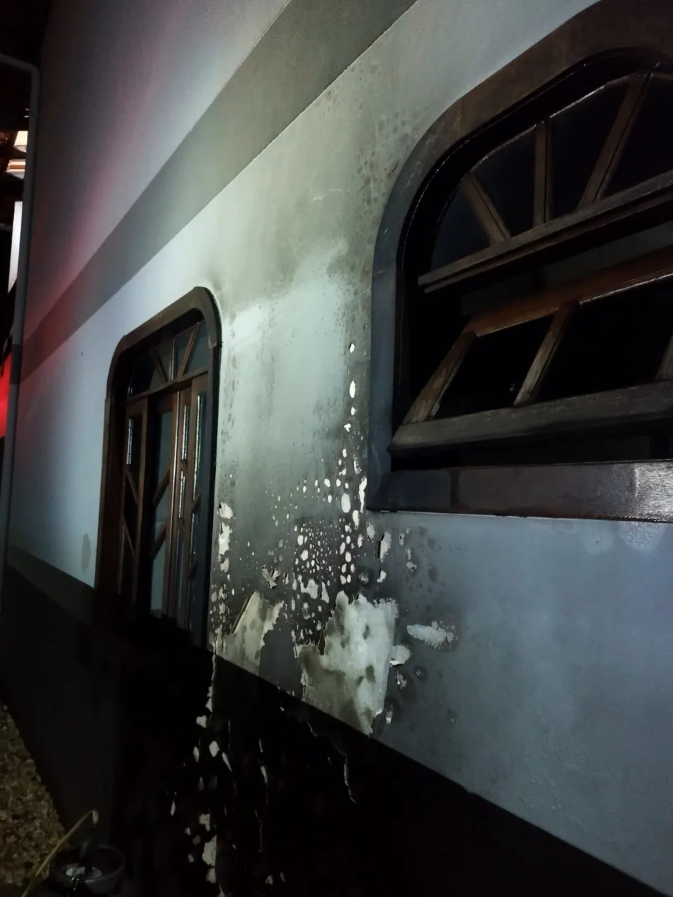 Botijão de gás recém-trocado pega fogo e assusta moradores em SC