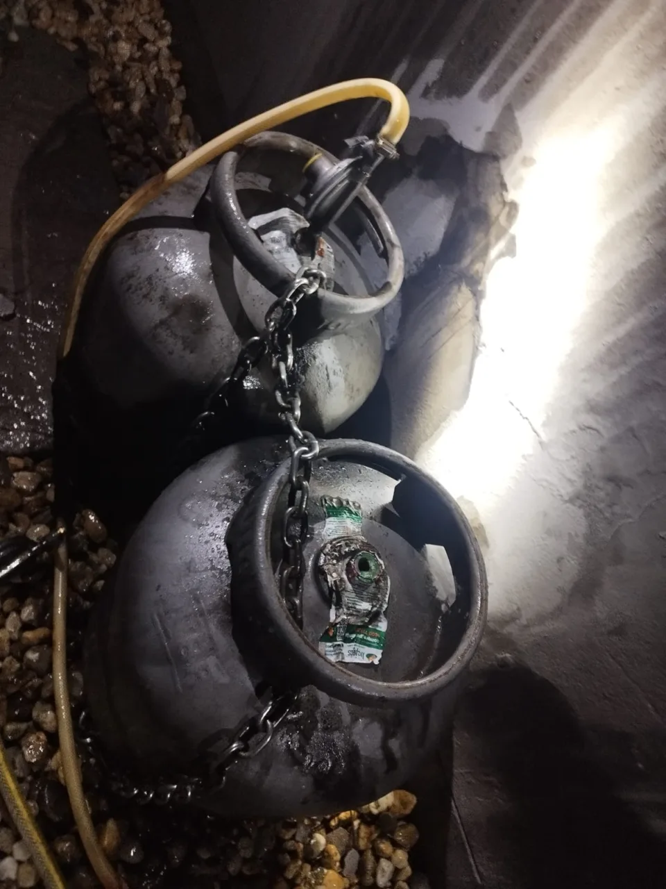 Botijão de gás recém-trocado pega fogo e assusta moradores em SC