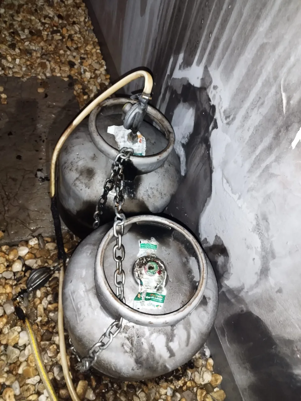 Botijão de gás recém-trocado pega fogo e assusta moradores em SC