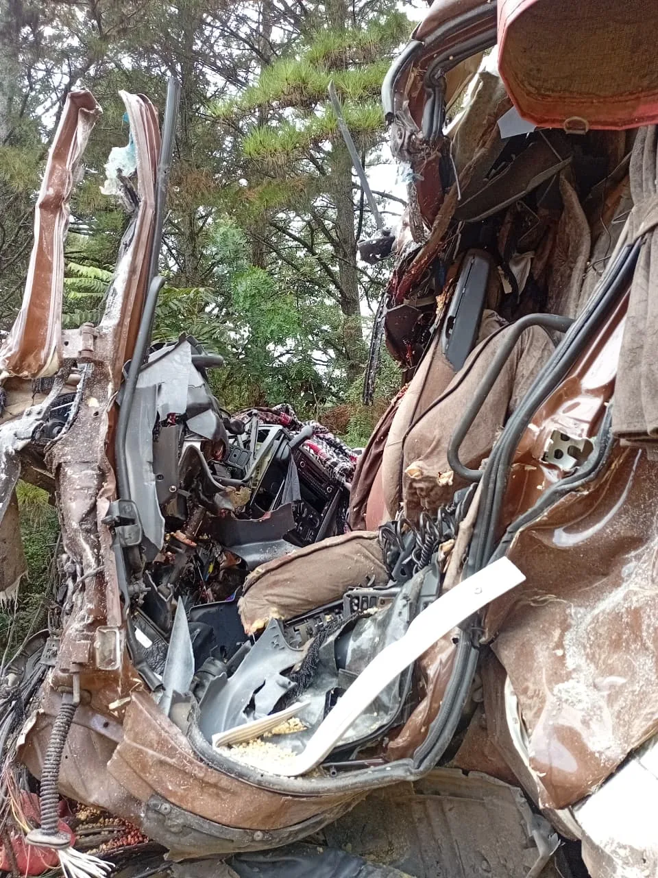 Caminhoneiro morre preso às ferragens após colisão na BR-280