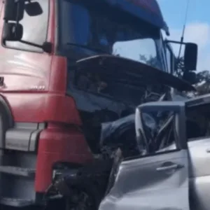 Casal, três filhos e avó morrem após acidente na BR-251 em MG