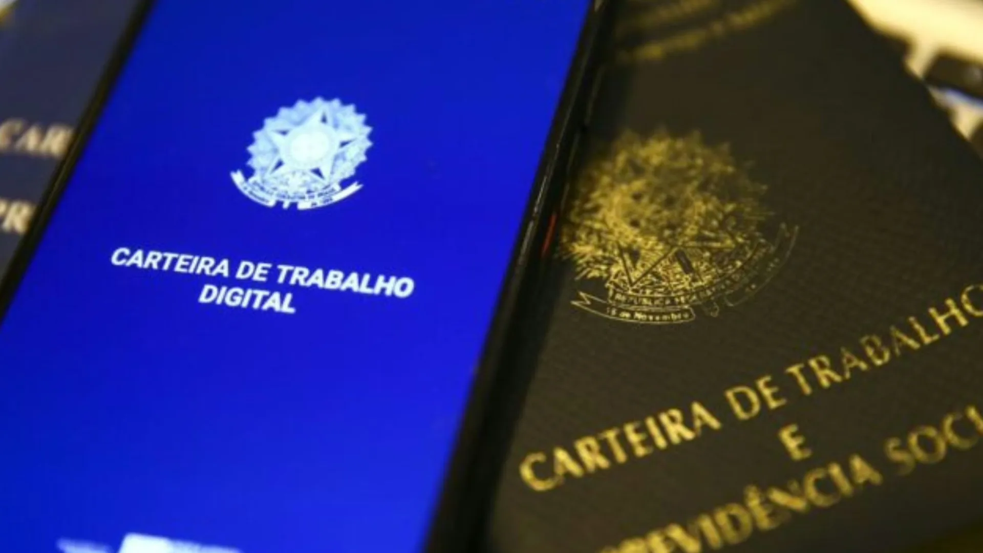 Entre as vagas mais urgentes estão oportunidades para operador de elevador, azulejista e instalador de vidros