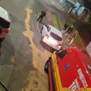 Colisão entre veículos mobiliza Bombeiros na Avenida Brasil