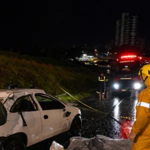 Criança de sete anos morre após capotamento na BR-282