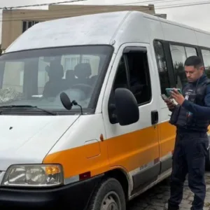 Diretran remove transporte escolar irregular em Lages | Foto: Diretran Lages