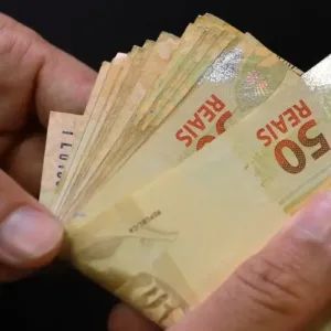 É melhor fazer a declaração do IRPF completa ou simplificada?