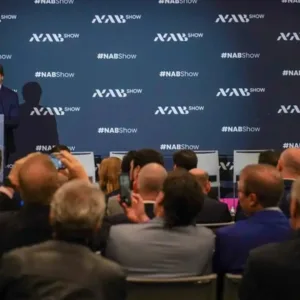 Em feira nos EUA, governo discute expansão da TV 3.0 no Brasil